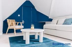 Le Bleu Urbain Logement Chic en Centre-Ville - Image 2