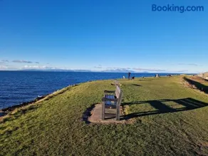 Seaview Retreat - Image 1