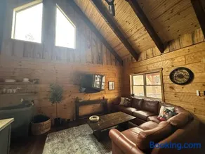 Foxhole Cabin, New custom log cabin in Shenandoah Valley - Image 2