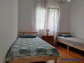 Rose House - Image 2