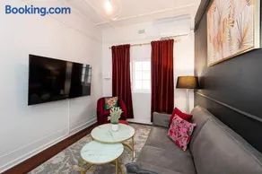 Unique Heritage One Bed Apartment - Image 3