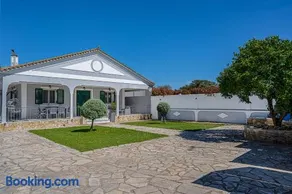 Vozaitis Family Villa - Image 2