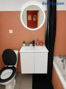 Appartement rénové terracota en plein centre - Image 2