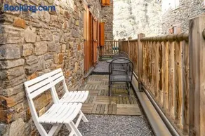 A Cozy Refuge - 2min drive to slopes - 4pax - Image 5