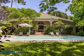 Villa familiale avec piscine dans la pinède à 4min de l'océan-AG13 - Image 1