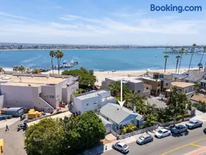 Steps to beach Beach House - Image 3