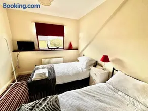50 Etherley Lane - Image 2