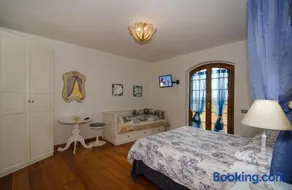 La Casa Gialla Versilia - Image 1