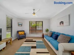Sandstone Pt Pet friendly 4-bedroom home - Image 3