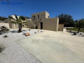 Aria Linda - Image 2