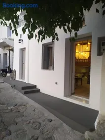 Melikarou houses - Image 2