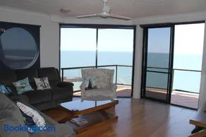 Sunset Sails Penthouse Redcliffe - Image 1