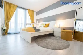 Modern Apartment- Birmingham- Broad Street & Brindley Place- 10 min walk from Bullring, 02 Arena, New Street Station & Grand Central - Image 4