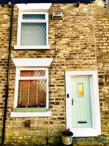 Village Cottage Marple - Image 3