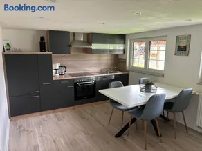 Geräumige Ferienwohnung in ruhiger Lage, perfekt zum Entspannen - Image 1