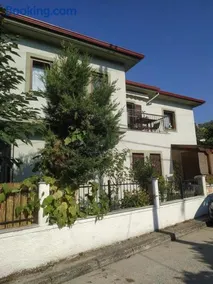Milina's Cozy Riverside Apartments - Image 3