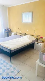 großes Gästezimmer mit Bad - Image 2