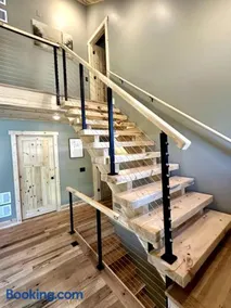 Pleasant Lake Bed and Breakfast - Image 2