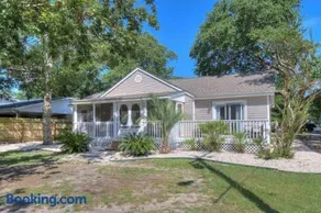 Beach Lovin/sleeps 10/2 blocks to beach/pets ok - Image 2