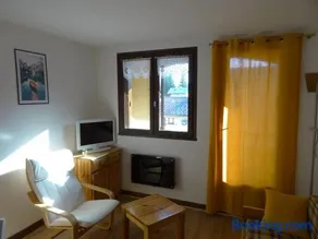 Appartement au cœur du village avec parking privé - Image 2
