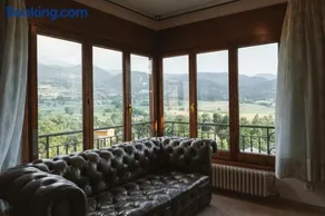 Masia Boutique con Infinity Pool - Image 2