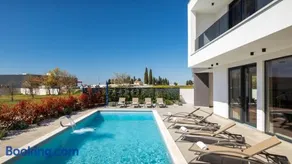 Modern Villa Tonka with pool and grill in Porec - Image 2
