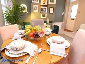 Brighton Central Gem, Sleeps 4, 6 Min Walk to Beach and Station - Image 3