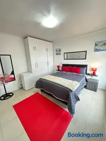 Surrey B&B - Image 2