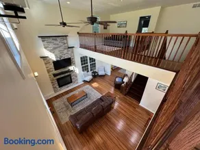 Large Family Gathering Home on Kelleys Island - Image 1