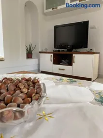 Villa Meta - Welcoming You with Byrek & Traditional Meals - Image 3