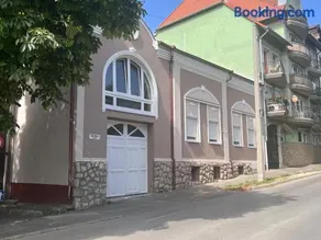 Berzsenyi Apartmanház - Image 2