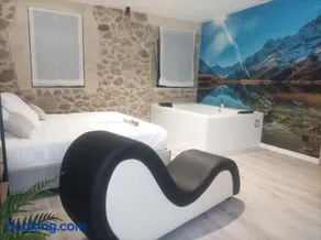 The Romantic Loft - Image 1