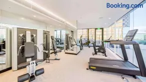 MetaWiseBnB Hyde Park Studio Pool Gym & Hyde Park - Image 3