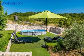 Holiday Home Ante With Beautiful Private Garden - Image 2