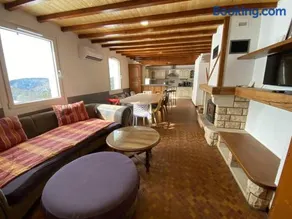 Chalet Rouge Gazon Site Naturel Classé - Image 1