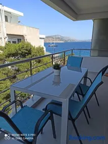 VARKIZA VIEW APARTMENT - Image 1