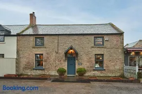 Church Cottage by Coast & Country Stays - Image 1