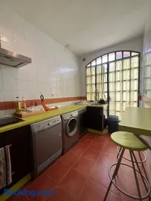 Apartamentos Sevilla Deluxe Rosales - Image 4