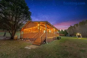 TNT II - Creek Front, Hot Tub, Fire Pit - Image 1