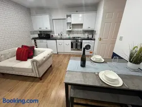 Lichfield City Cathedral Walk 3 Bedroom Coachhouse - Image 4