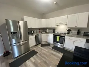 Private Apartment in Southbury 105 - Image 1