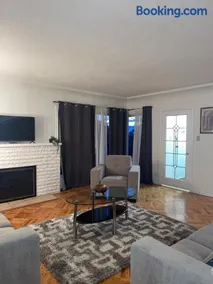 Home in West Vancouver - Image 4