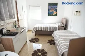 Visitor view apartment - Image 3