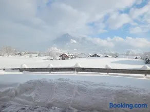 Luxus Chalet im Allgäu - Zirbenholz Schlafzimmer - Terrasse mit Bergblick - Infrarotkabine - Image 3