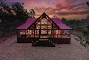 NEW Secluded Cabin Retreat w Loft + Hot Tub - Image 1