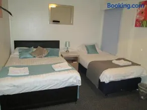 Paramount Hotel - Image 3