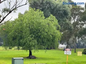 Sunny Nook Townhouse by Mooroolbark Train Stop Ground Floor Self Check-in - Image 5