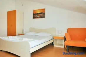 Apartments Sandy Beach - Image 4