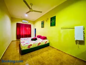 NABILA HOMESTAY - Image 1