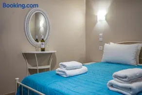 Camping & Rooms Kariotes - Image 1